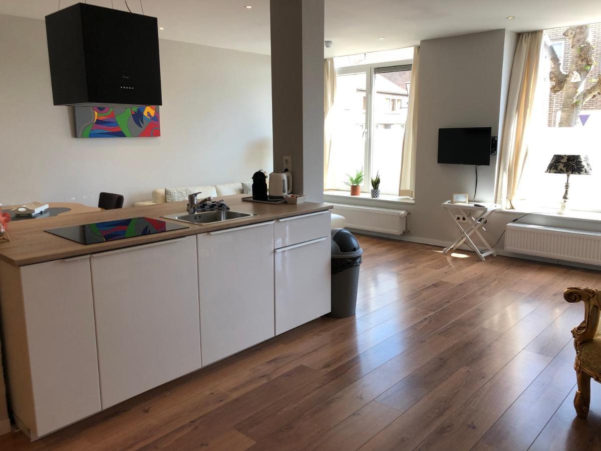 Residence De Kaaipoort Appartementen Aardenburg Exteriör bild